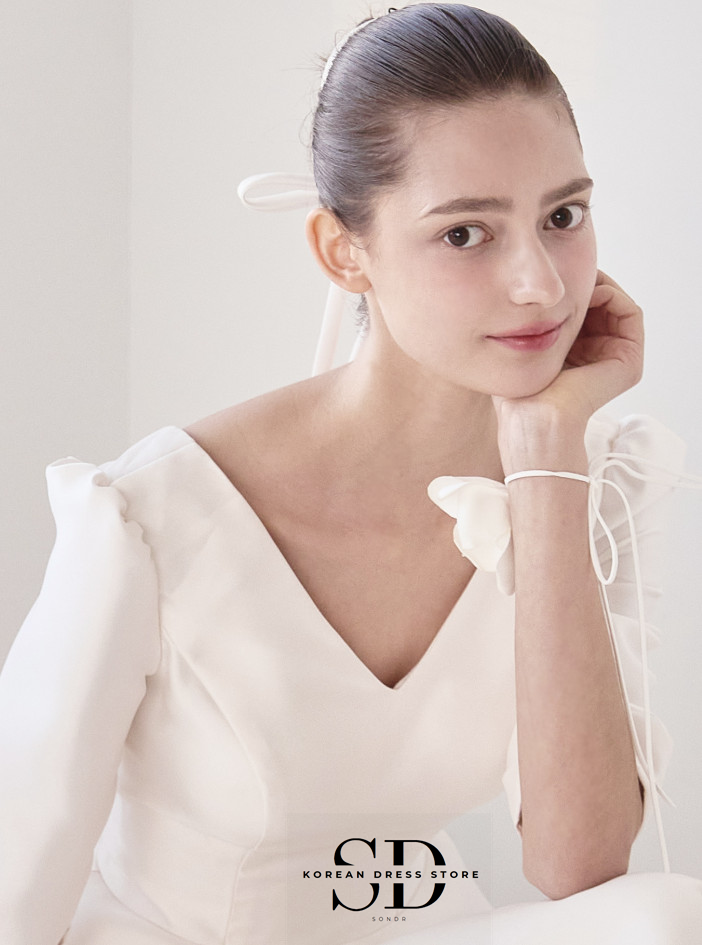 Sondr V-Neck Satin Half Sleeve - Wedding Qq 리뷰 및 가격