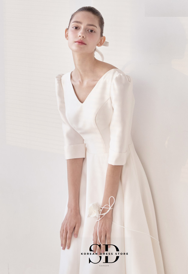 Sondr V-Neck Satin Half Sleeve - Wedding Qq 리뷰 및 가격